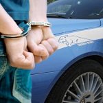 Tre arresti in un blitz antidroga nel posteggio di un supermercato a Muggia