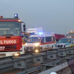 Un morto ed un ferito in un incidente tra cinque camion in A4. Chiuso tratto autostradale