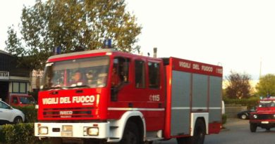 Incendio a Casarsa della Delizia: undici persone sfollate