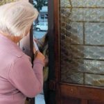 Anziana signora truffata per quasi 2000 euro col trucco del falso incidente