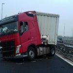 Incidente in A4: camion contro guardrail dell'uscita di Villesse