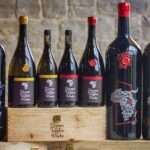 Per il  vino della solidarietá  imbottigliamento virtuale dell'Associazione "Diamo Un Taglio Alla Sete"