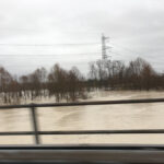 Il maltempo flagella il FVG, sospesi bus e scuole chiuse lunedì 7 nei comuni colpiti. Allerta meteo fino a martedì 8
