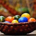 Le regole di Pasqua per limitare i contagi da Covid-19: consentita in due persone la visita ai parenti