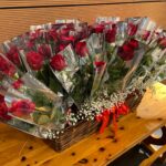 Cinquanta rose rosse ai musicisti di FVG Orchestra 