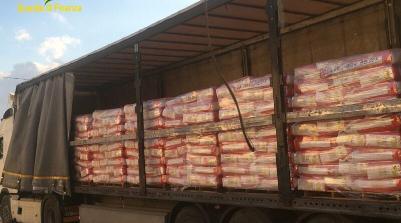 Pirateria alimentare: la Guardia di Finanza sequestra 105 tonnellate di grano duro in tutta Italia