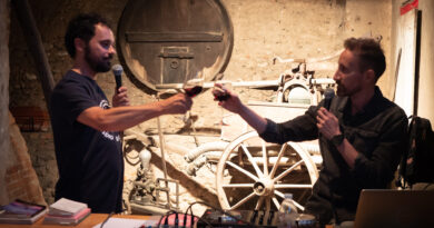 Per Borderwine lo spettacolo “Parole al vino” di Francesco Quarna e Maurizio Rossato