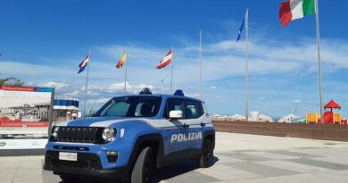Polizia di Stato di Udine a Lignano per festività di Pentecoste, sanzionati turisti