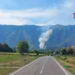 Nuovo incendio nel pordenonese, subito domato. Riaperta la strada del Vallone nel goriziano