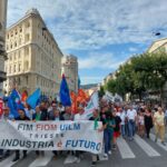 In migliaia a Trieste alla manifestazione contro la chiusura dello stabilimento Wartsila