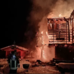 Un incendio ha distrutto l'albergo Borgo Eibn Mountain Lodge di Sauris, escluso dolo