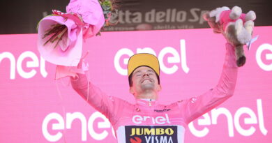 Giro d’Italia: vince Primož Roglič dopo aver primeggiato alla cronoscalata sul Monte Lussari