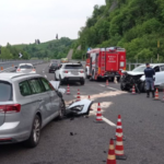 Contromano in autostrada A27, si schianta contro due auto e muore conducente