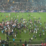 Calcio, tra Udinese e Napoli finisce in parità, festa grande per i tifosi partenopei. Scontri dopo la partita, 15 feriti