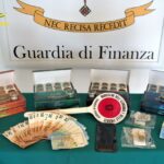 Ordina la droga online ma gliela consegna la Guardia di Finanza arrestandolo all’istante