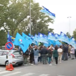 Protesta dei sanitari dell’area isontina davanti al San Polo di Monfalcone per la carenza di personale