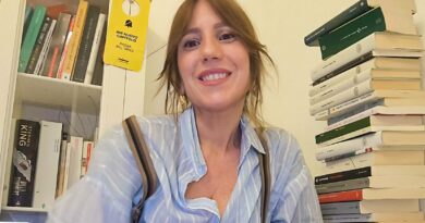 Continua nel roseto del Parco di San Giovanni a Trieste la rassegna Rose Libri Musica Vino