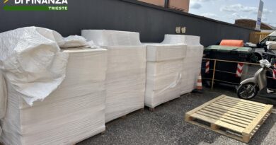 Scoperti 480mila involucri per pacchetti di sigarette contraffatti, maxi sequestro