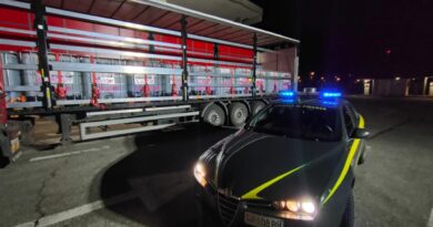 Contrabbando di alcol etilico dalla Polonia: due denunciati, sequestrati 120 mila litri