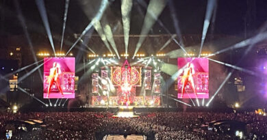 Robbie Williams incanta Trieste: emozioni, riflessioni e grande musica nella sua unica tappa italiana