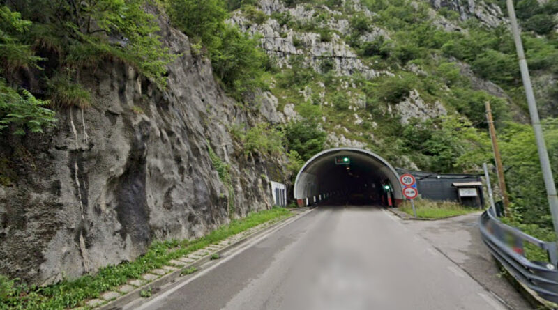 Incidente mortale nella galleria della Val Colvera, perdono la vita due giovani calciatori