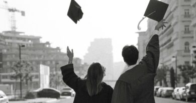 Una corona di alloro e un segnale per il pianeta: celebrare la festa di laurea con le bomboniere WWF