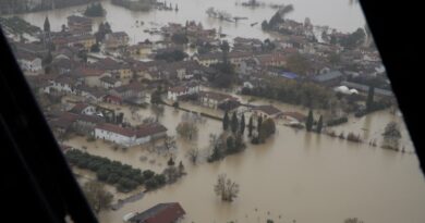Maltempo in Friuli: frane, allagamenti ed evacuazioni tra Gorizia e Udine, si cercano due dispersi