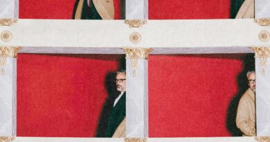 “TuttoBrunori, Canzoni e Monologhi”  la nuova tournée teatrale dell’eclettico musicista