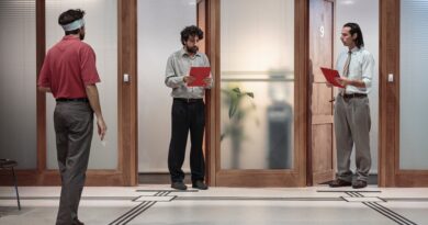 I Gordi portano in scena l’interessante lavoro “Breve enciclopedia delle porte” al Rossetti