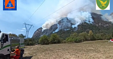 Prosegue l’emergenza incendi in regione, ancora attivi i roghi sull’Amariana e sul Cozzarel
