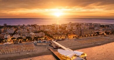 8 settembre – Per la prima volta a Lignano il Dinner Show di Friuli Venezia Giulia Via dei Sapori 23 tappe gourmet sulla spiaggia al tramonto