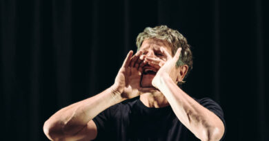 Dopo 25 anni ritorna a teatro Fabio De Luigi con “BIOL – In Carne e Ossa” al Politeama Rossetti a Trieste Dopo 25 anni ritorna a teatro Fabio De Luigi con “BIOL – In Carne e Ossa” al Politeama Rossetti a Trieste